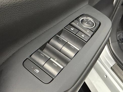 Certified 2025 Toyota Prius Plug-In Hybrid FWD image 20
