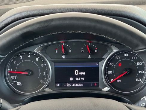 Used 2023 GMC Terrain SLT image 29