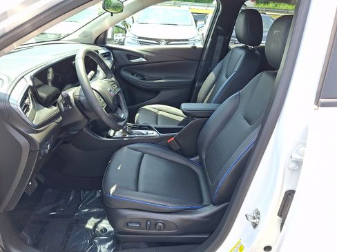 Used 2025 Buick Encore GX Sport Touring w/ Advanced Technology Package AWD/4WD image 15