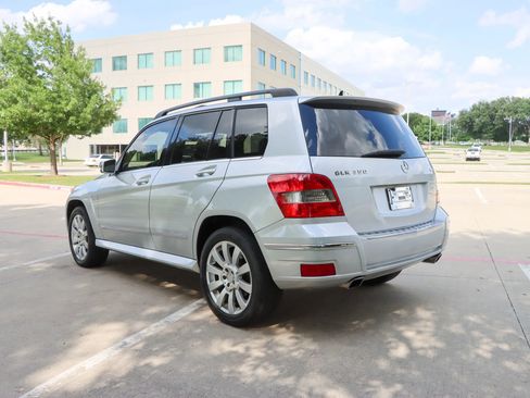 Used 2010 Mercedes-Benz GLK 350 4MATIC image 5