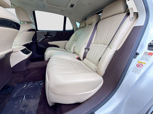 Used 2018 Lexus LS 500 w/ Luxury Package RWD image 21