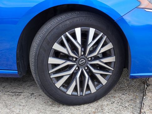 Used 2025 Nissan Altima 2.5 SV FWD image 25