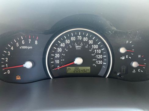 Used 2008 Kia Sedona LX FWD image 17