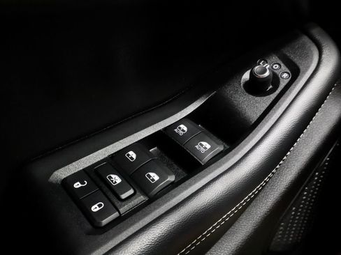 Used 2023 Jeep Grand Cherokee Limited image 27