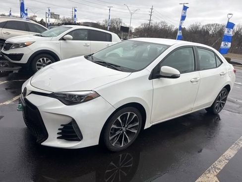 Used 2017 Toyota Corolla SE w/ Carpet Mat Package (TMS) image 3