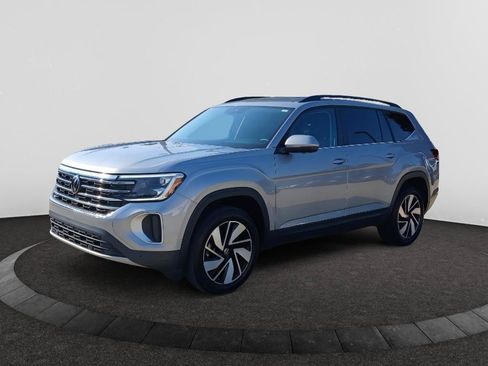 Certified 2025 Volkswagen Atlas SE FWD image 3