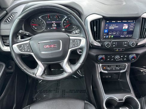 Used 2024 GMC Terrain SLT image 13