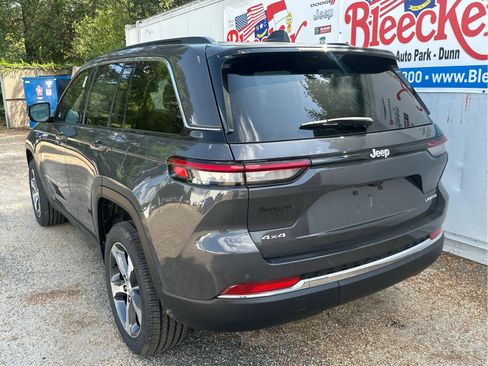 New 2025 Jeep Grand Cherokee Limited w/ Luxury Tech Group II image 8