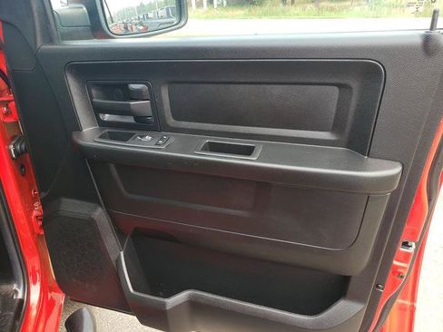 Used 2018 RAM 1500 Express AWD/4WD image 17