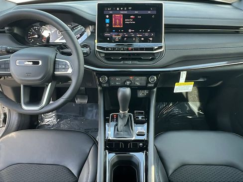 New 2026 Jeep Compass Latitude image 26