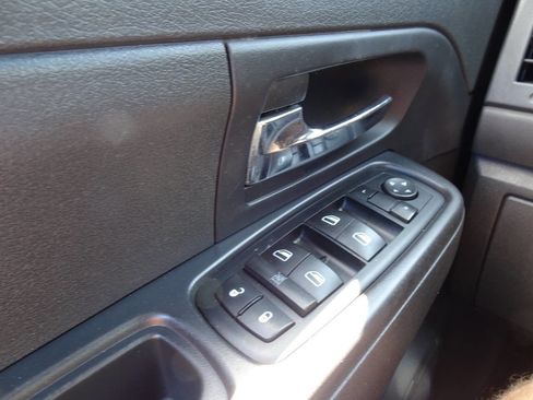 Used 2011 Jeep Liberty Sport image 35