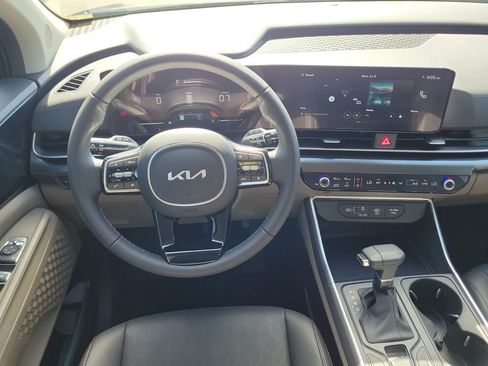 New 2026 Kia Carnival FWD image 18