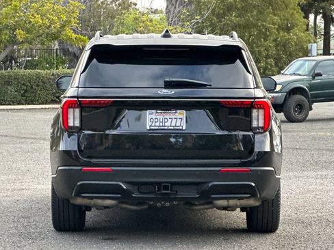 Used 2025 Ford Explorer ST-Line w/ Premium Package image 4