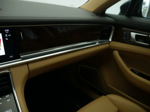 Certified 2023 Porsche Panamera 4 Platinum Edition AWD/4WD image 33