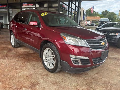 Used 2015 Chevrolet Traverse LT w/ Style and Technology Package image 1