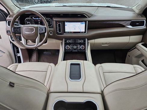 Used 2021 GMC Yukon Denali w/ Denali Premium Package image 24