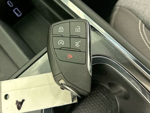 New 2025 GMC Acadia Elevation image 34