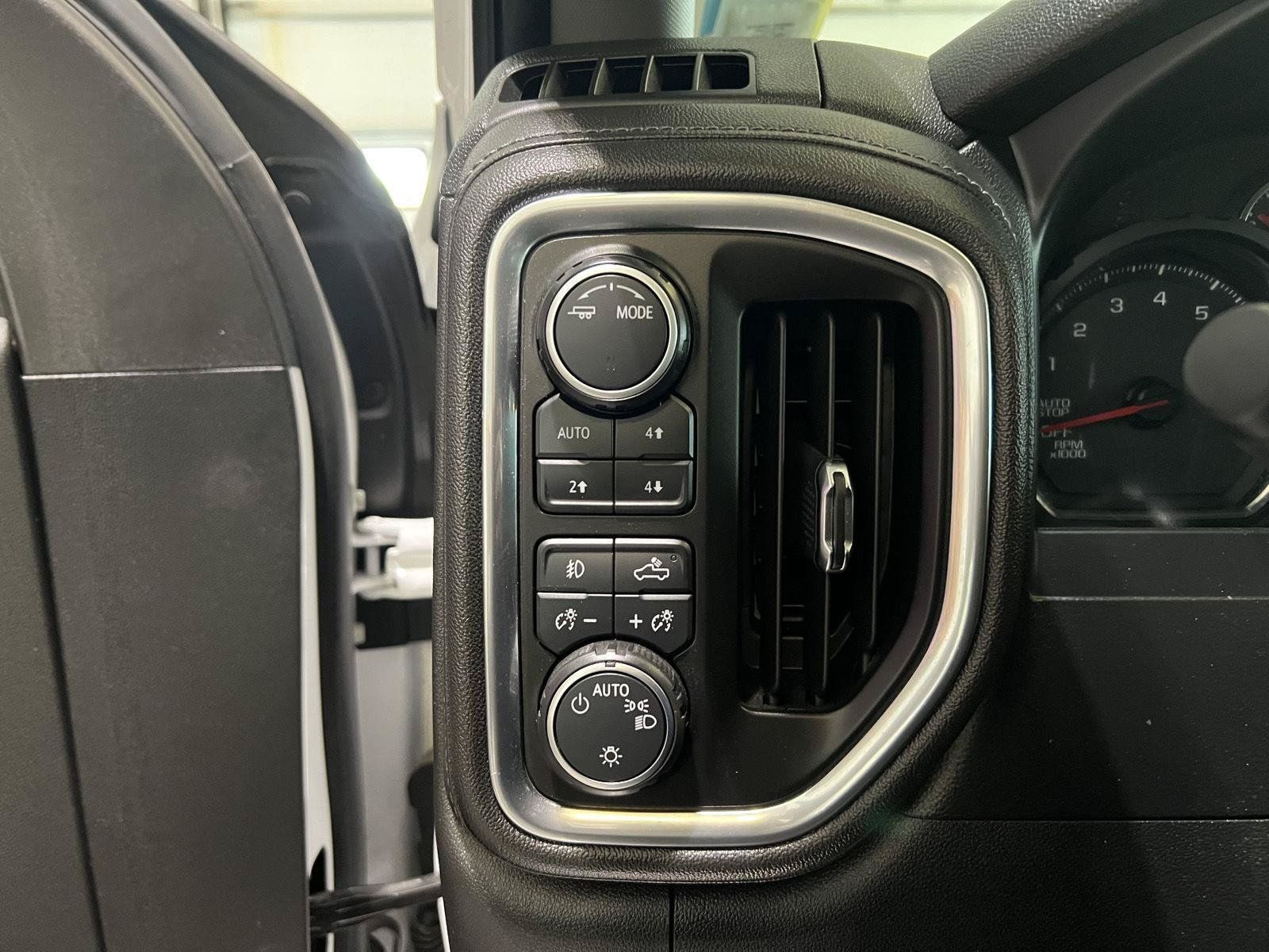 Used 2020 Chevrolet Silverado 1500 RST AWD/4WD image 44