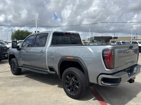 Used 2025 GMC Sierra 2500 AT4 w/ AT4 Premium Plus Package image 11