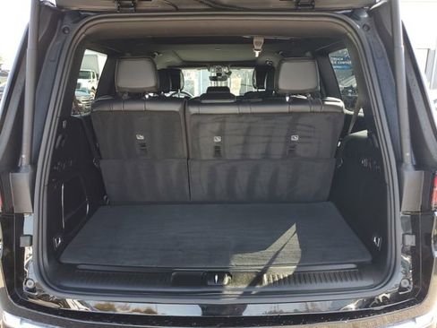 Used 2025 Jeep Wagoneer 4WD w/ Convenience Group I image 8