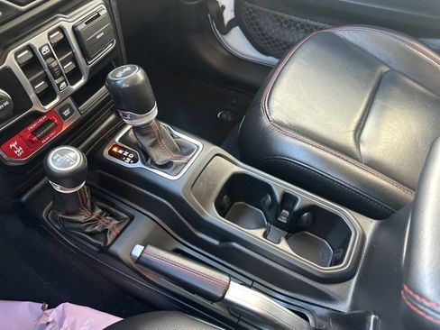 Used 2020 Jeep Wrangler Unlimited Rubicon w/ Dual Top Group image 35