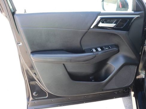 Used 2024 Mitsubishi Outlander SE image 10