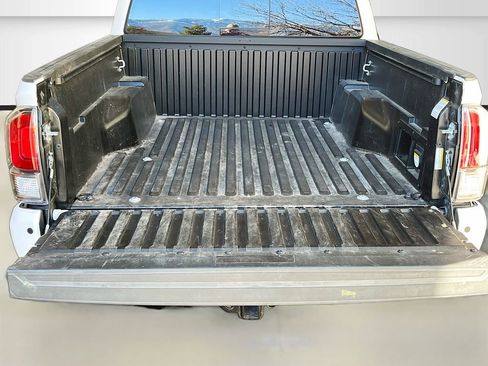 Used 2023 Toyota Tacoma TRD Sport w/ TRD Premium Sport Package AWD/4WD image 27