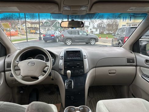 Used 2008 Toyota Sienna CE image 13