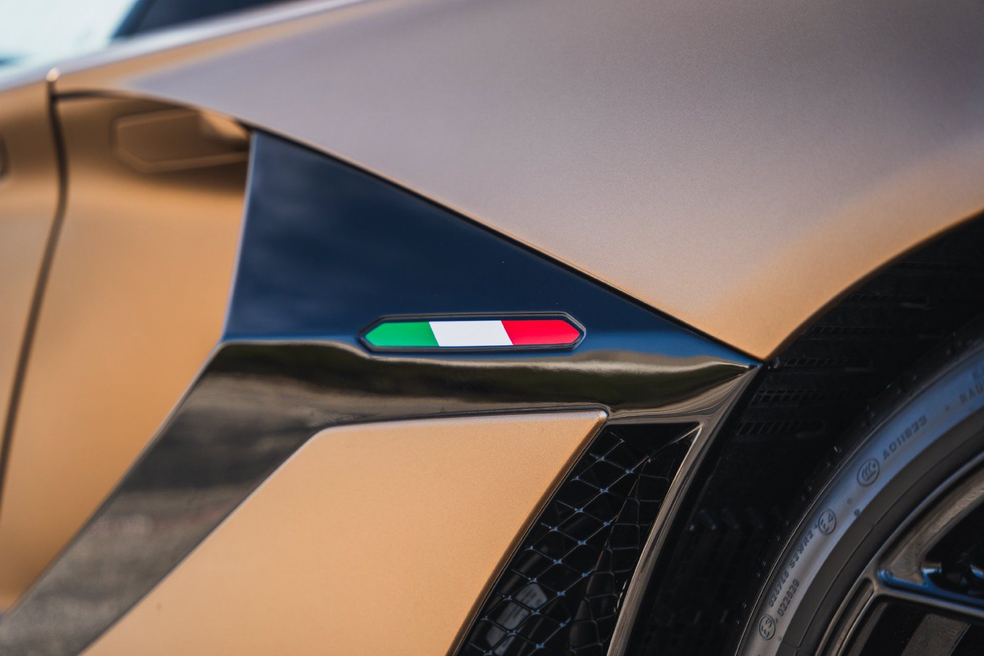 Used 2021 Lamborghini Aventador SVJ AWD/4WD image 26
