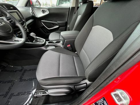Used 2025 Kia Soul LX w/ LX Technology Package image 27