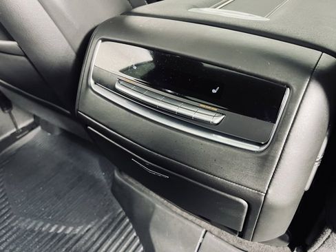 Used 2025 Cadillac Escalade Sport Platinum image 16