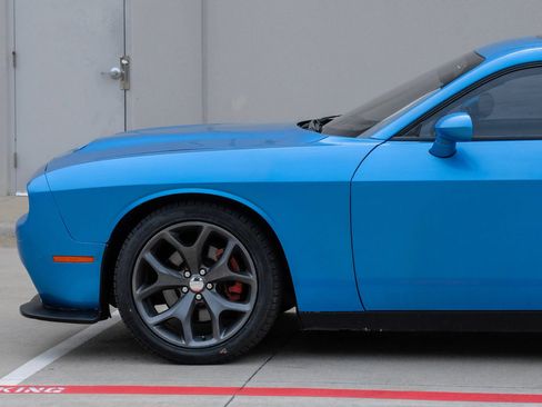 Used 2015 Dodge Challenger SXT Plus RWD image 13