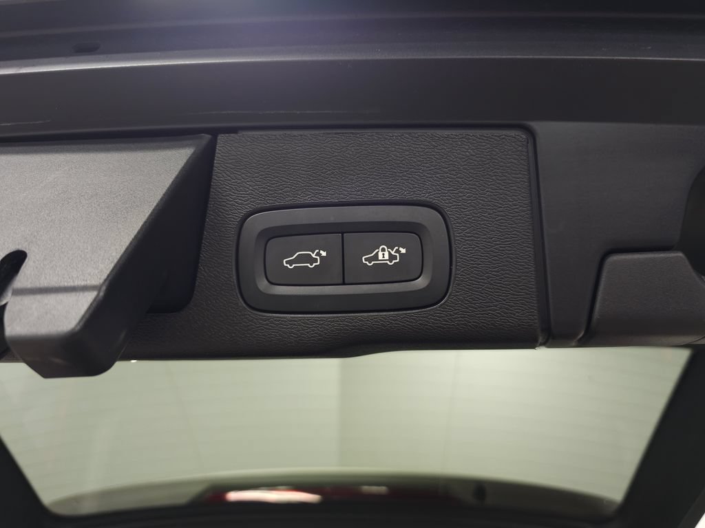 Used 2026 Volvo XC60 B5 Plus AWD/4WD image 8