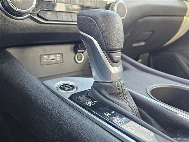 Used 2025 Nissan Altima 2.5 SV FWD image 12