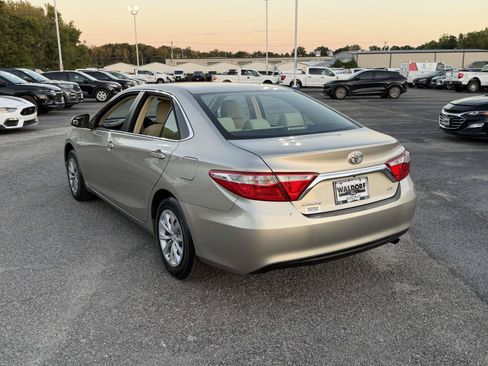 Used 2017 Toyota Camry LE FWD image 4
