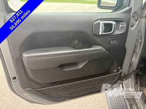 Used 2021 Jeep Wrangler Unlimited Sahara w/ Uconnect 4C Nav & Sound Group AWD/4WD image 10