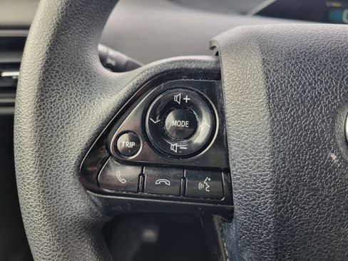 Used 2022 Toyota Prius L Eco image 16