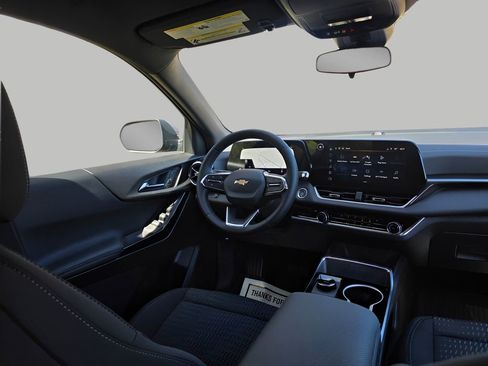 New 2026 Chevrolet Equinox LT w/ LPO, Floor Liner Package FWD image 9