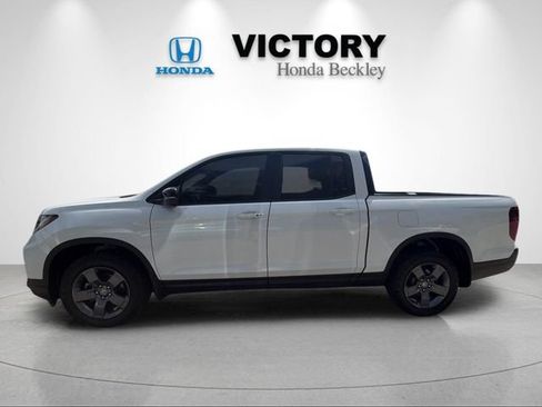 Used 2025 Honda Ridgeline TrailSport image 2