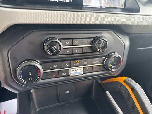 Used 2022 Ford Bronco Badlands image 23