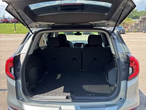 Used 2023 GMC Terrain SLE AWD/4WD image 18