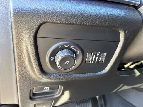 Used 2024 Jeep Grand Cherokee Overland image 25