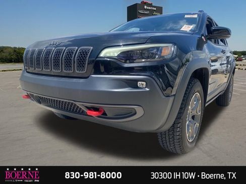 Used 2022 Jeep Cherokee Trailhawk image 3