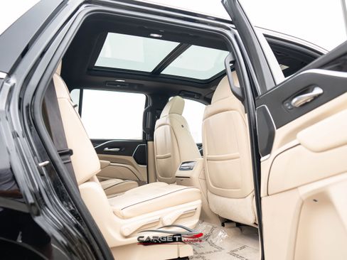 Used 2021 Cadillac Escalade Premium Luxury image 19