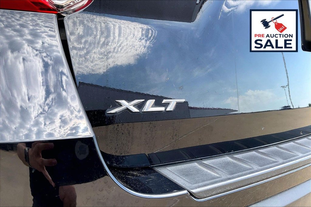Used 2023 Ford Explorer XLT w/ Equipment Group 202A RWD image 8