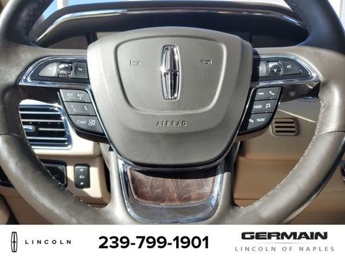 Used 2020 Lincoln Navigator Reserve w/ Luxury Package image 24