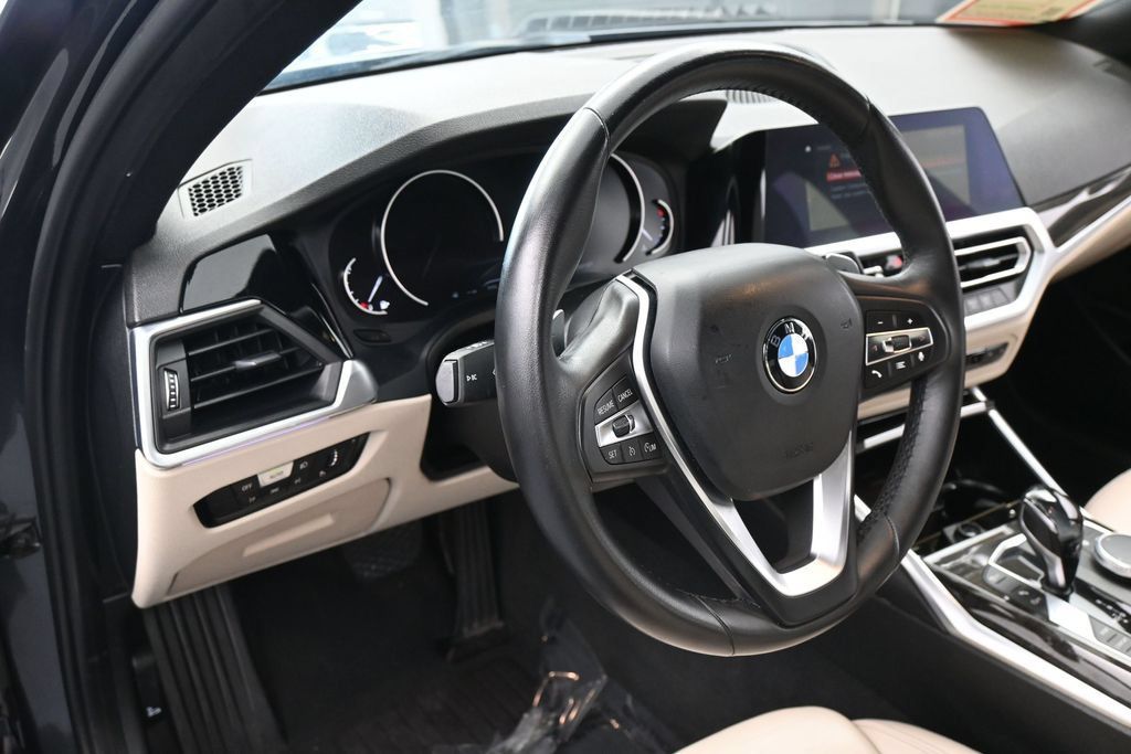 Used 2020 BMW 330i Sedan w/ Convenience Package RWD image 15