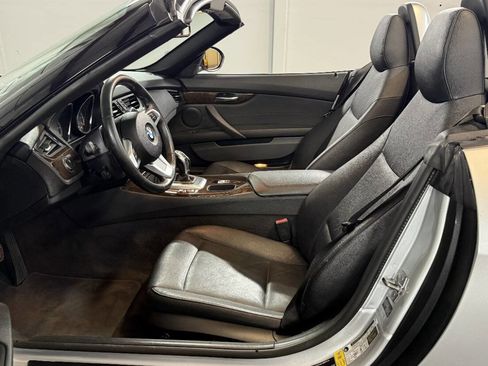Used 2012 BMW Z4 sDrive28i image 10