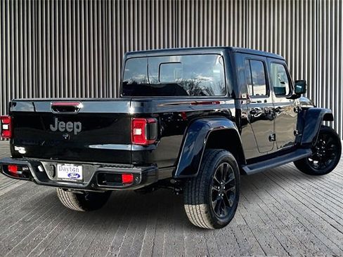 Used 2023 Jeep Gladiator Overland image 2