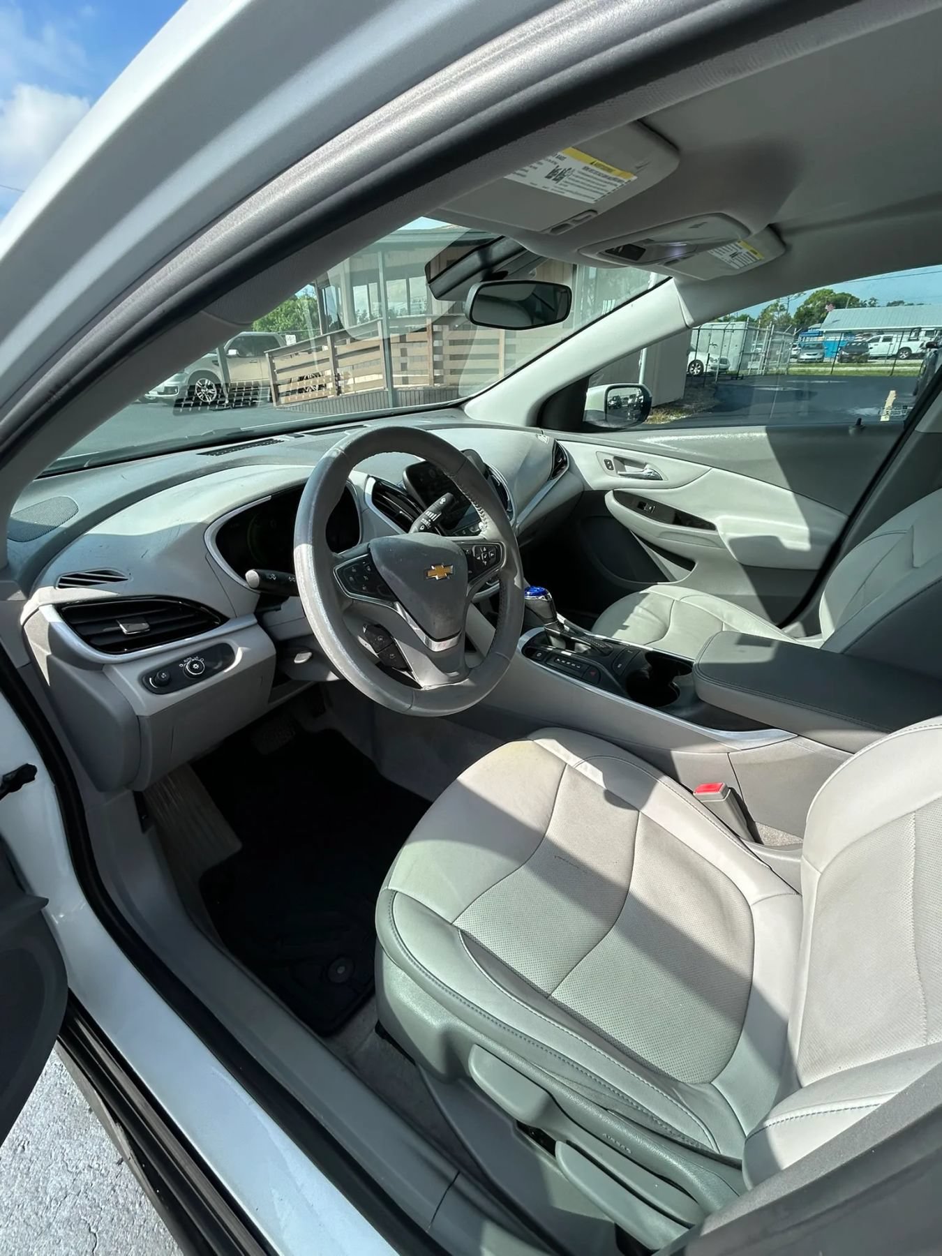 Used 2018 Chevrolet Volt LT w/ Comfort Package FWD image 26